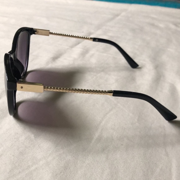 Black Round Cat Eye Sunglasses - Picture 3 of 6